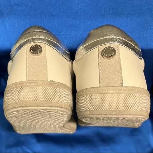 NWOB 8.5 Steve Madden Zooma Star distressed sneakers - Picture 7 of 11